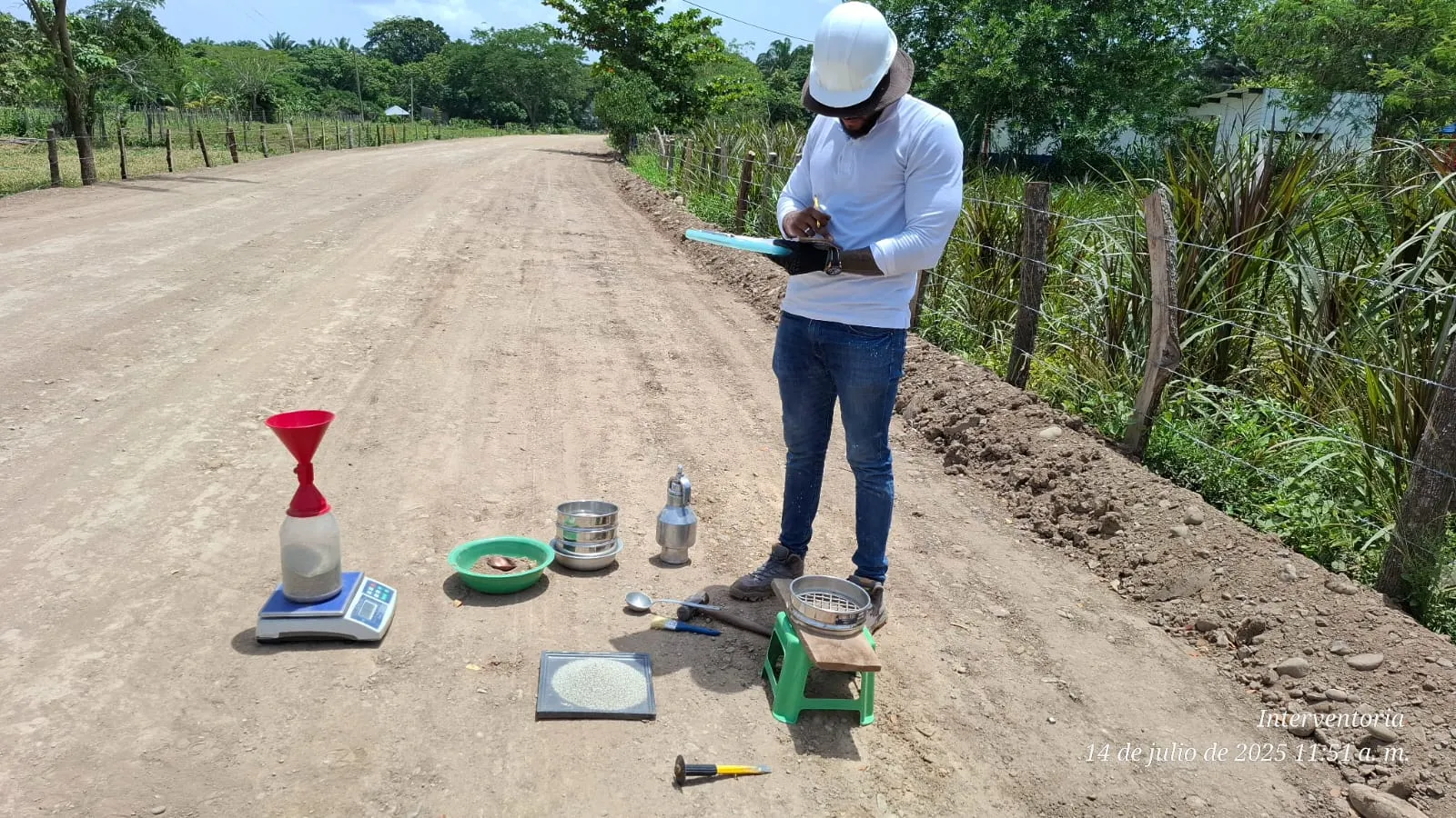 mejoramiento de las vias rurales en las veredas las piñas, la florida y cartagena en el municipio de becerril, departamento del cesar.