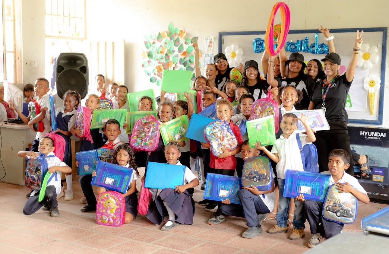 Donación de útiles escolares en la Institución educativa Luis Ovidio Rincón Lobos - Sede Vereda el Cielo (Cesar)