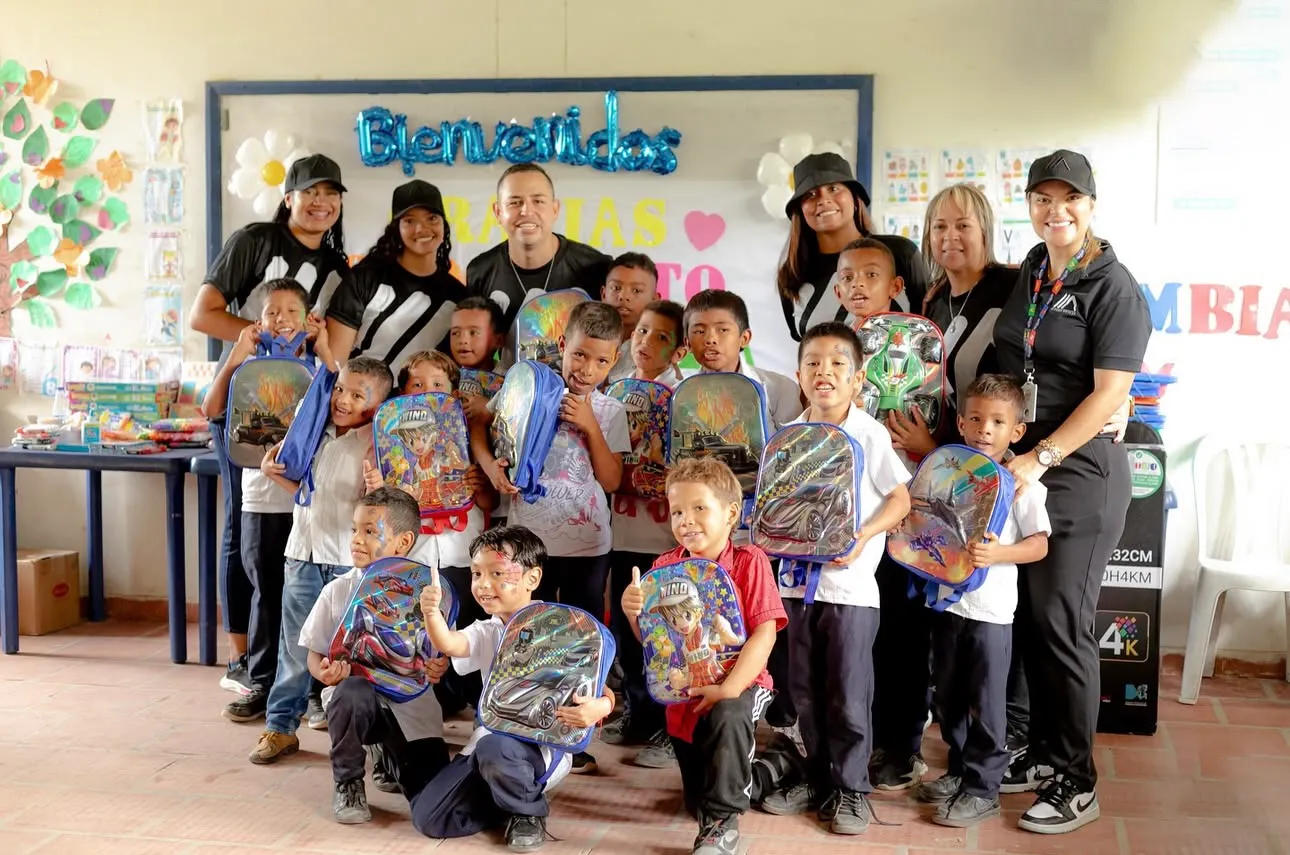 Donación de útiles escolares en la Institución educativa Luis Ovidio Rincón Lobos - Sede Vereda el Cielo (Cesar)