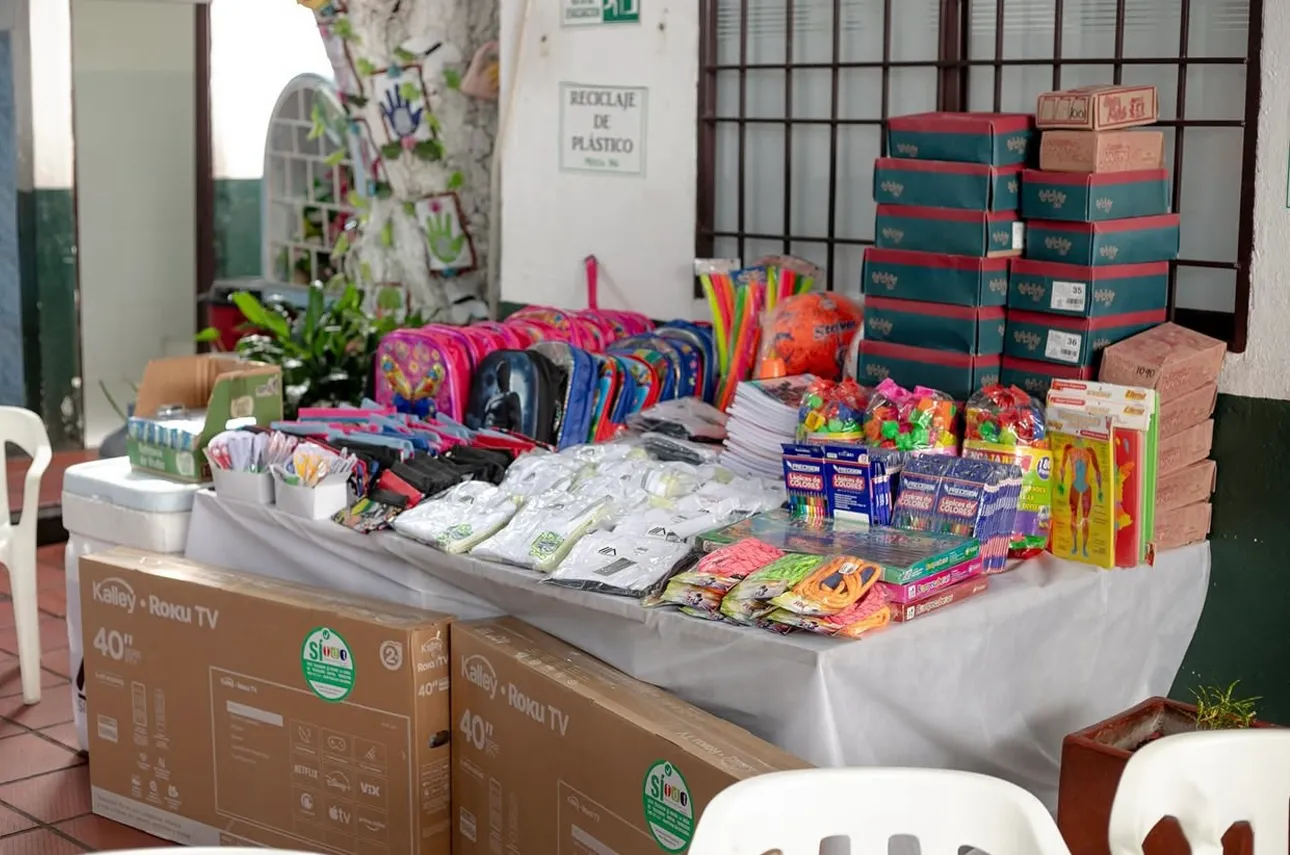 Donación útiles escolares Institución Educativa Prudencia Daza - Valledupar, Cesar.