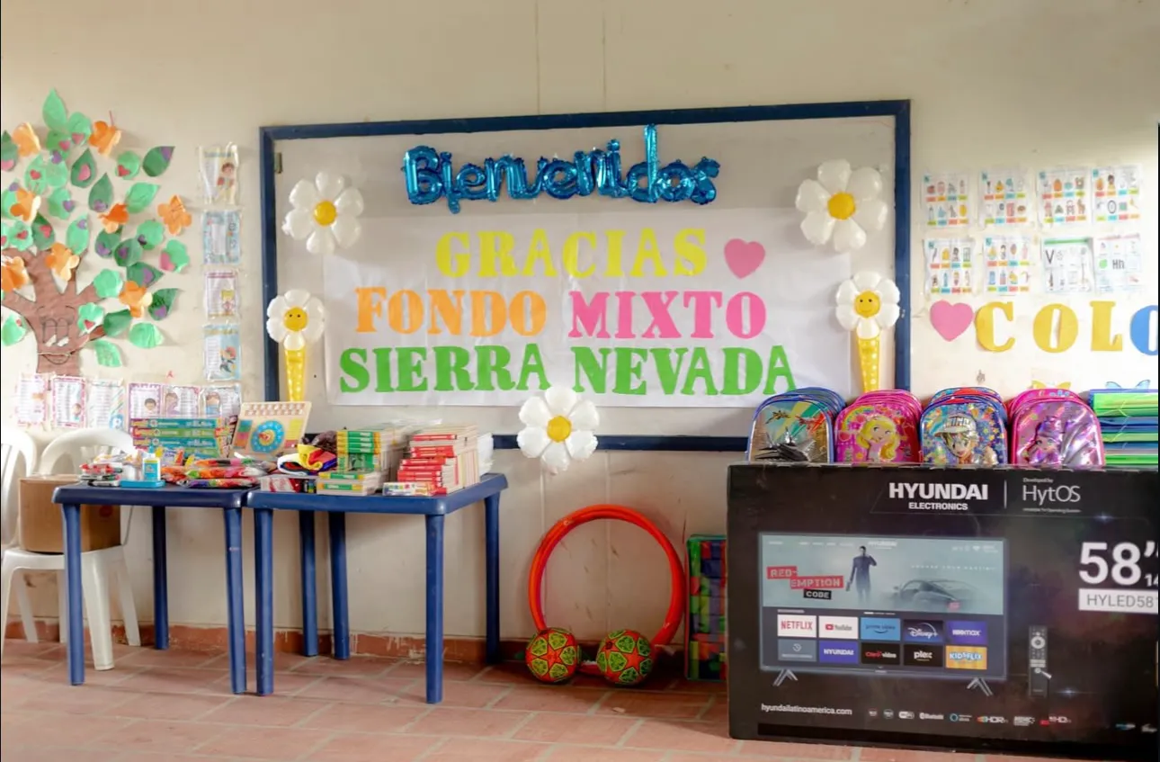 Donación de útiles escolares en la Institución educativa Luis Ovidio Rincón Lobos - Sede Vereda el Cielo (Cesar)