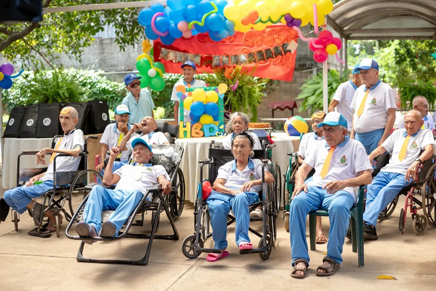Donación Kits Ortopédicos y Recreativos Casa Viva Adulto Mayor - Valledupar, Cesar.