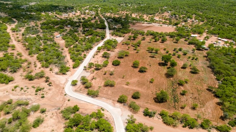 ruta pavimentada papayal - iparu en la guajira por el fondo mixto sierra nevada de valledupar