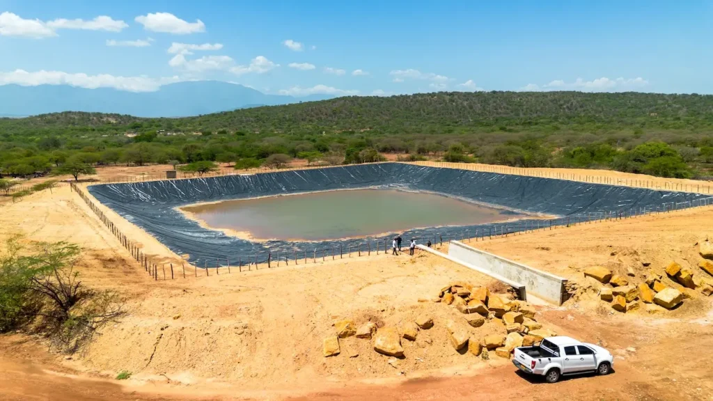vista-de-reservorio-de-agua-construido-por-elfondo-mixto-sierra-nevada-de-valledupar.